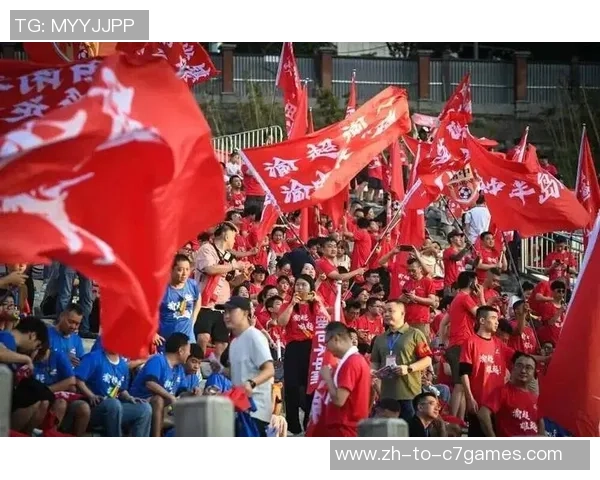 “渝超”联赛：热血足球 点着城市热情